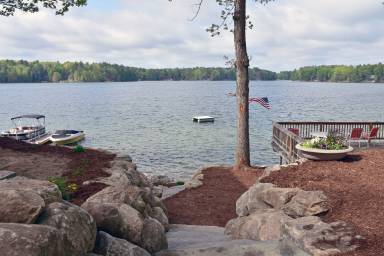 House Forest Lakes