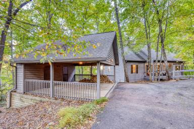House Big Canoe