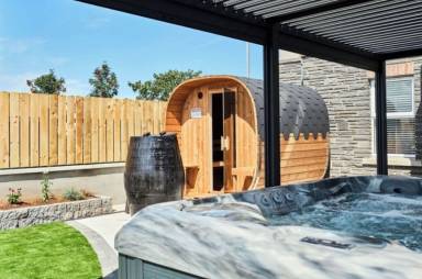 Child-friendly charming house with garden, barbecue & hot tub | Perfect for remote work
