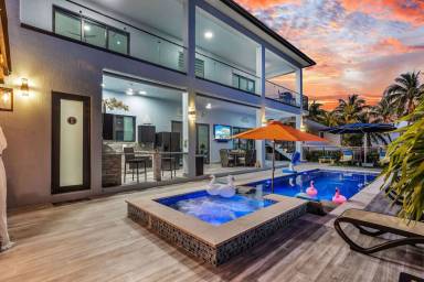 316 m² House