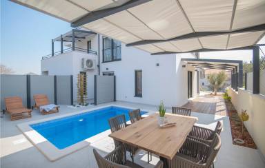 100 m² Apartament