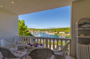 Apartment Jelsa