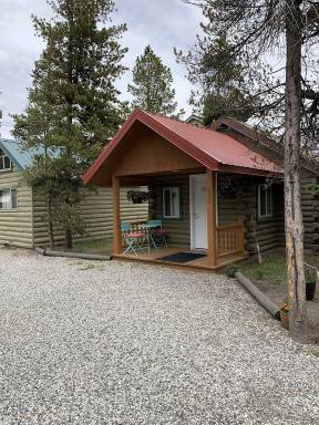 Cabin West Yellowstone