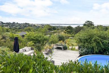Ferienhaus mit Terrasse und Pool | Wasserblick