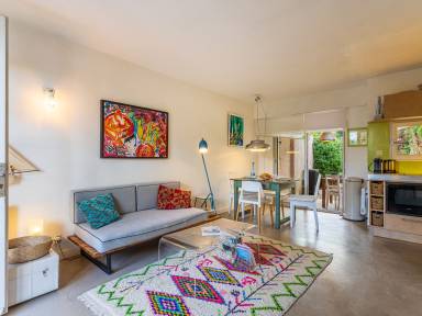 Casa con piscina, barbecue e giardino