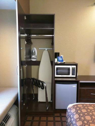 Microtel Inn & Suites by Wyndham Minot — photo 3