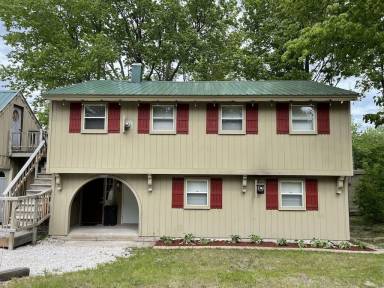 House  Munising