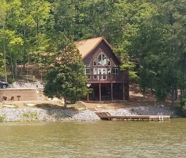Cabin Titus