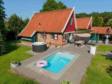 Familienfreundliches wunderschönes Ferienhaus mit Terrasse, Sauna und Whirlpool