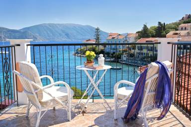 House Balcony Evreti