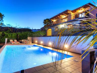 Maison entièrement équipée avec jardin et piscine privée | Vue mer | Adaptée au travail à distance