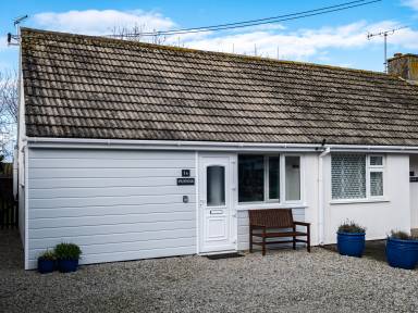 Cottage Yard Port Isaac