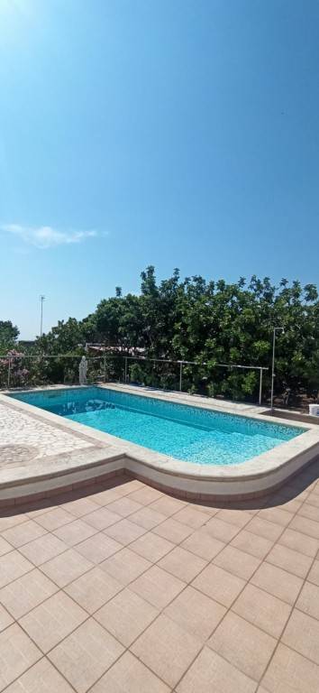 Villa with garden & private pool — photo 3
