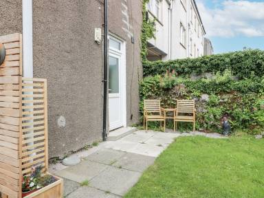 Cottage with garden | Beach nearby