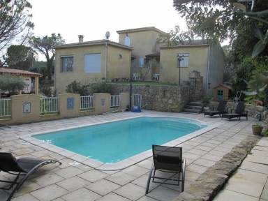 Villa  Mornas