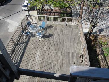 242 m² House