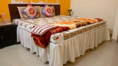 Private room Awadhpuri