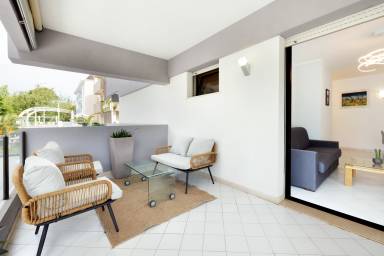 Voll ausgestattete Wohnung mit Terrasse, Pool und Garten | Nah am Strand | Haustiere erlaubt