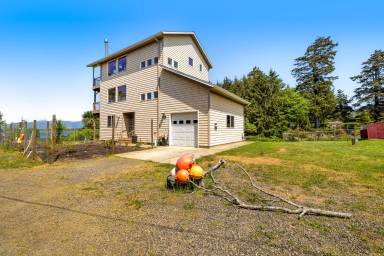 House  Cape Meares
