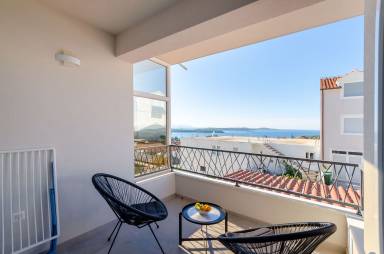 Flat with terrace | City view