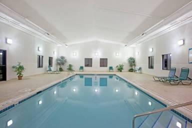 Apartment Pool Buffalo Grove