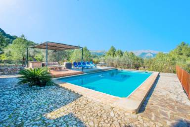 Villa adatta alle famiglie con giardino, terrazza e piscina privata