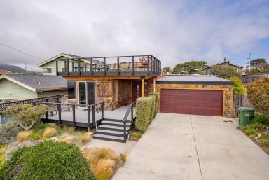 169 m² House