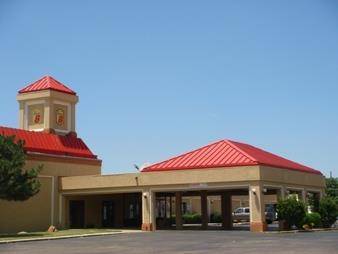 Super 8 By Wyndham Plainview in Plainview, TX
