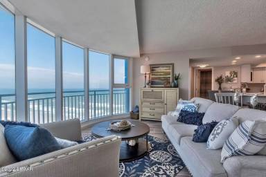 130 m² Condo