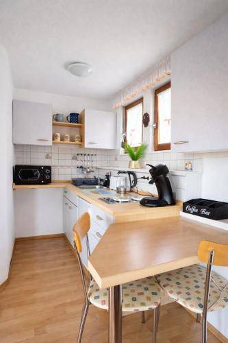 Apartment with yard & terrace — photo 4