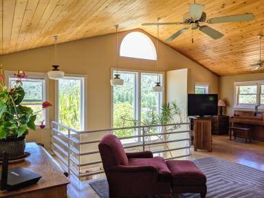 Airbnb  Mariposa