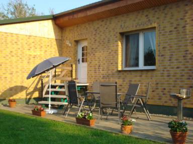 Apartment with yard & patio