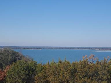 House  Lake Whitney