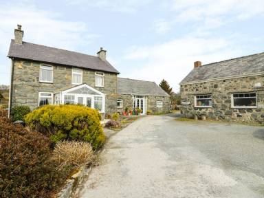 House Pet-friendly Bryncir