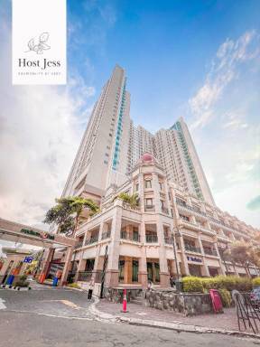 Central Royal Apartments by Emily in Jakarta