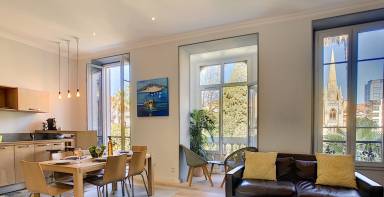 100 m² Apartment