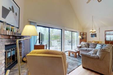 House  Groveland