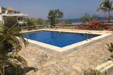 House Pool Díli