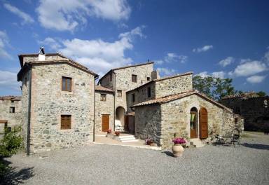 Farmhouse Montecastelli Pisano