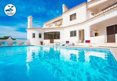 Apartamento vacacional con terraza, barbacoa y jardín
