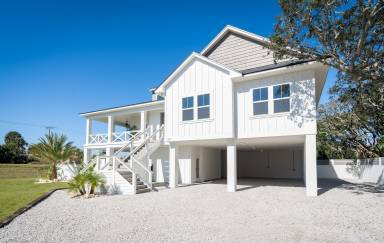 House  Crescent Beach