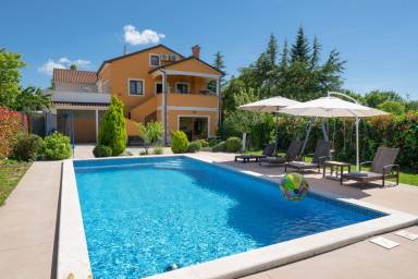 Kinderfreundliche gemütliche Villa mit Grill, Garten und Terrasse | Panoramablick | Haustiere sind willkommen