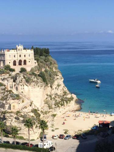 Rental apartment with yard | Close to the beach | Pets allowed in Tropea