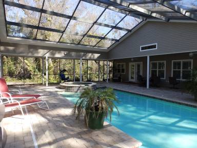 Airbnb  Leesburg