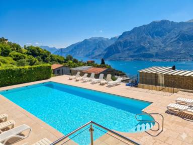 Ferienwohnung mit Terrasse, Garten und Pool