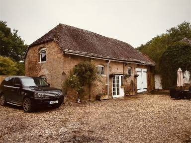 800 m² House