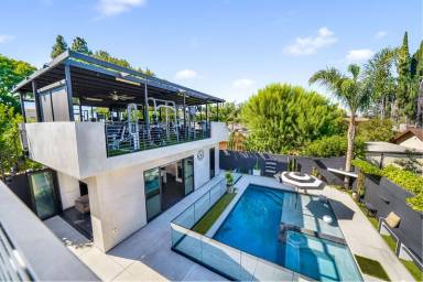 Villa  Tarzana