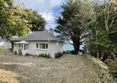 Children-friendly pleasant cottage with garden