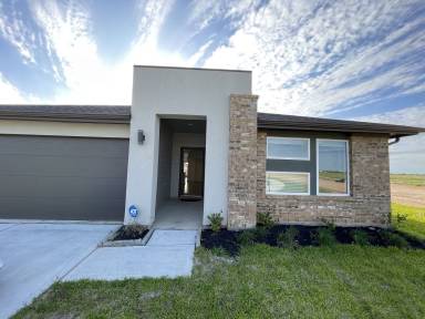195 m² House