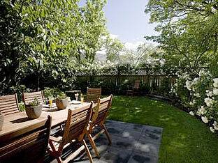 30 M² Private Room ∙ 5 Bedrooms ∙ 2 Guests 2